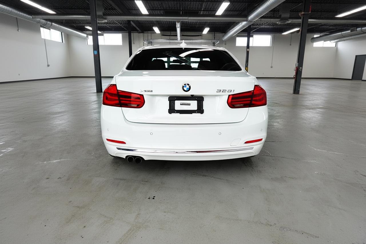 2016 BMW 3 Series 328 I X DRIVE,LOW KM,NO ACCIDENT,MINT Photo4