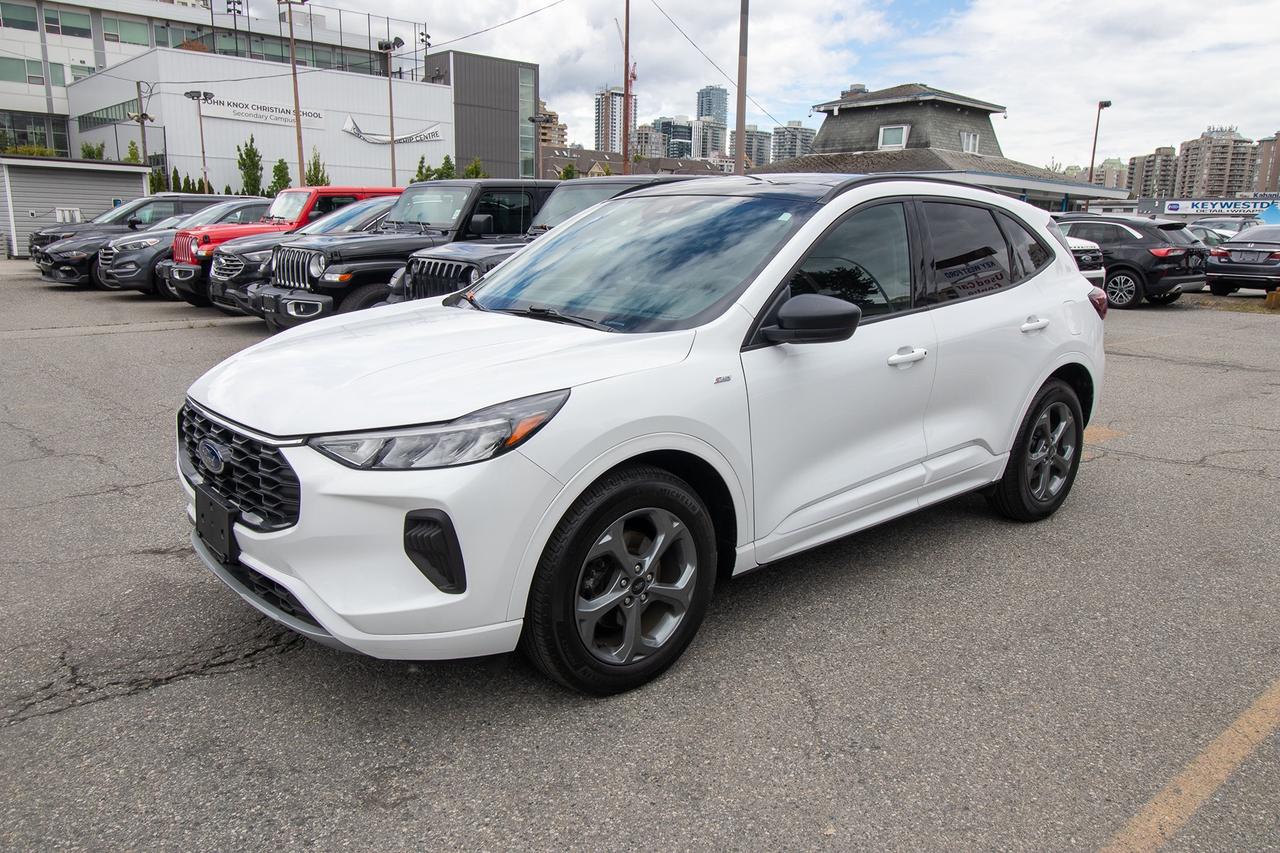 2023 Ford Escape ST LINE Photo1