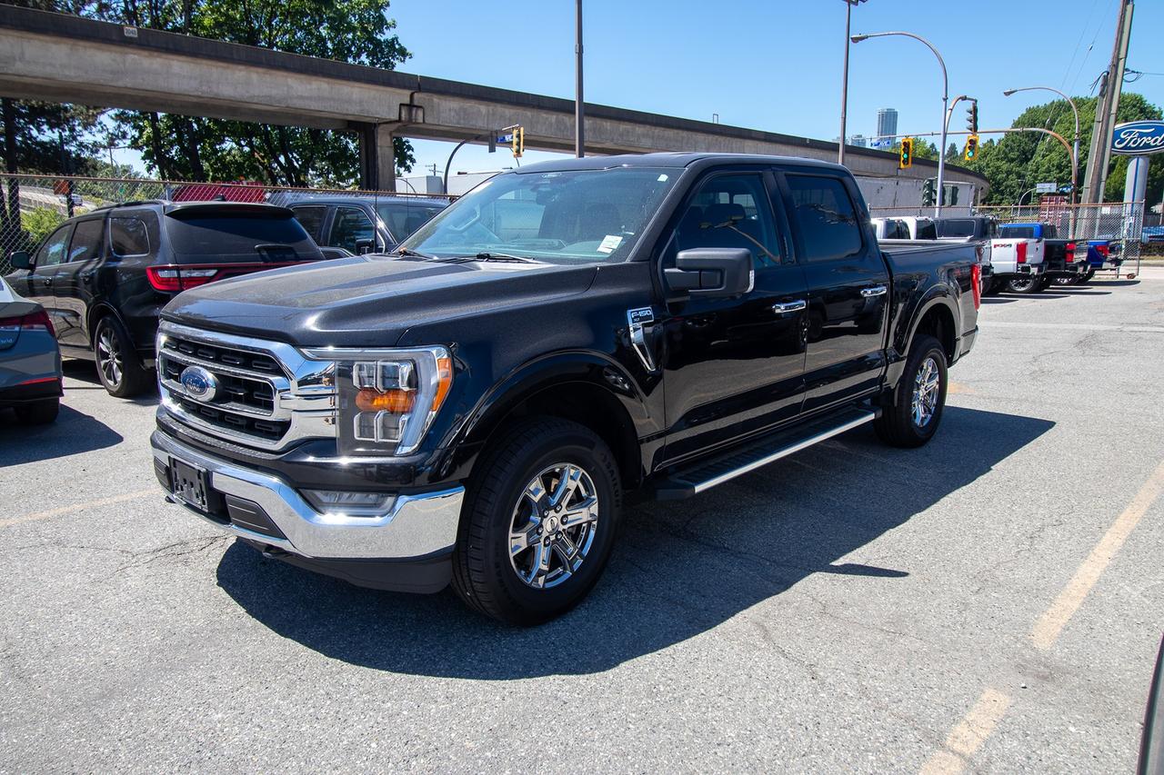 2022 Ford F-150 XLT 4WD SuperCrew 5.5' Box Photo1