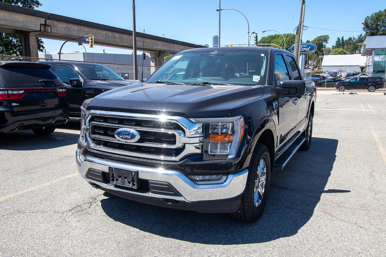 2022 Ford F-150 XLT 4WD SuperCrew 5.5' Box Photo0