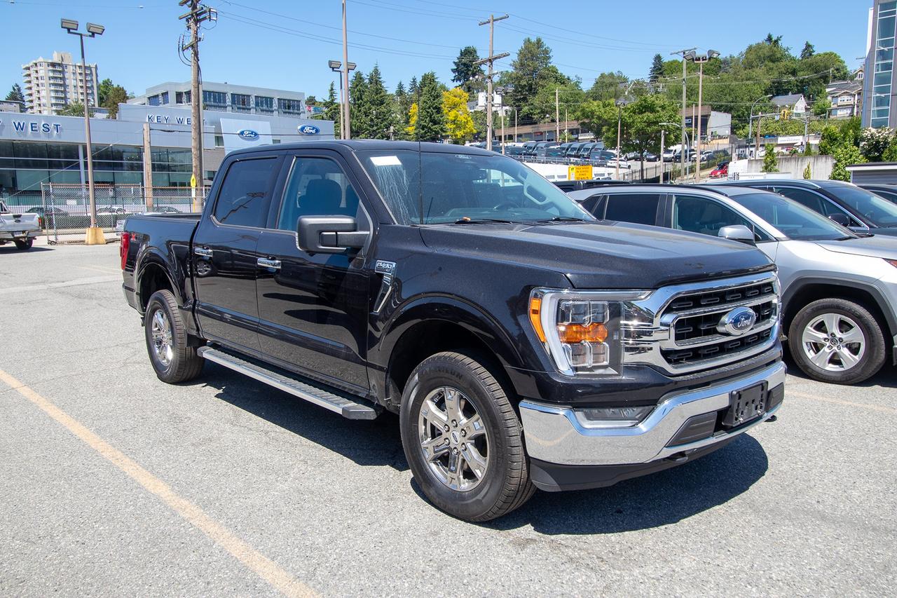 2022 Ford F-150 XLT 4WD SuperCrew 5.5' Box Photo3