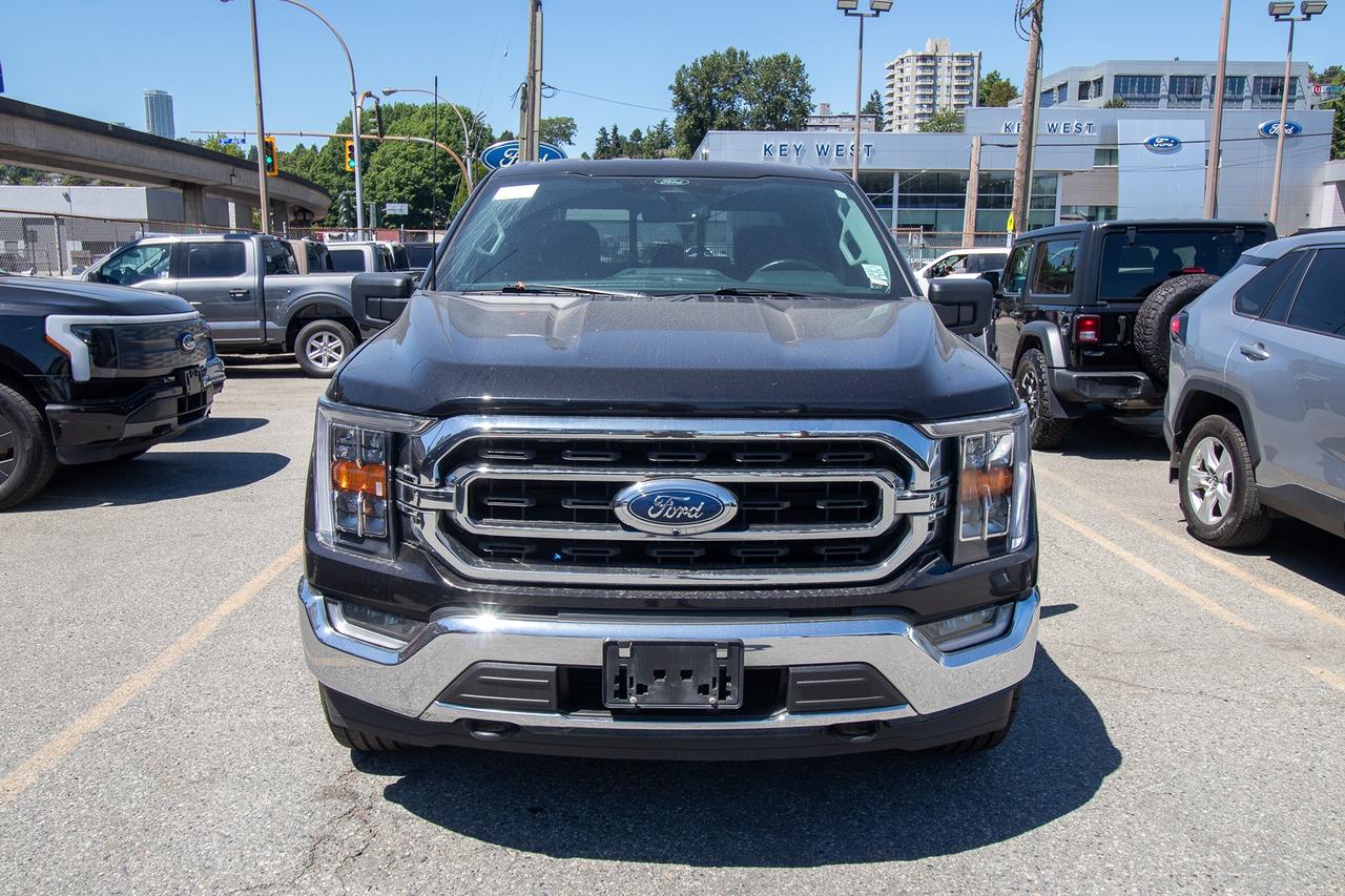 2022 Ford F-150 XLT 4WD SuperCrew 5.5' Box Photo2