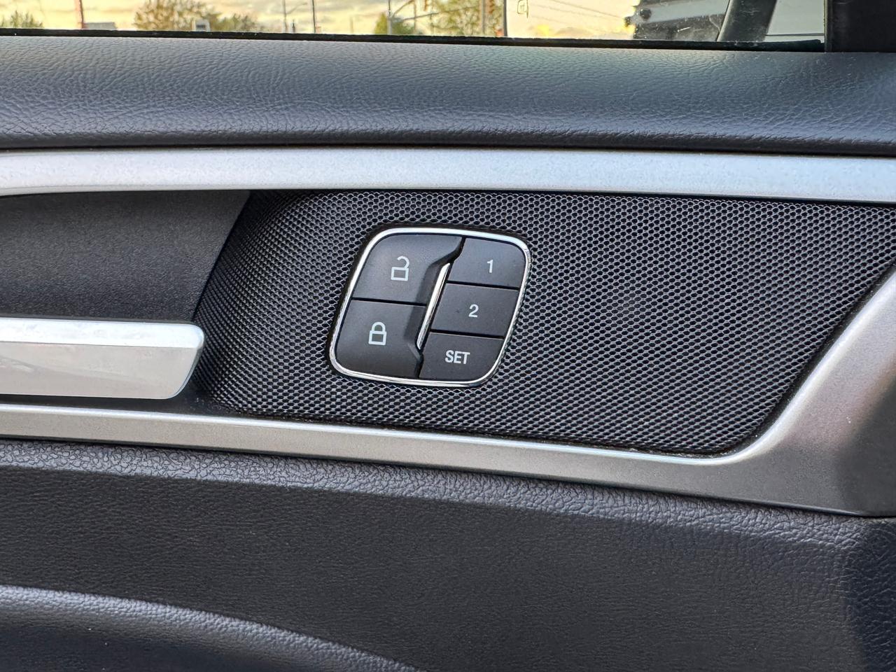 2018 Ford Fusion Energi SE ENERGI+Leather+ApplePlay+CLEAN CARFAX Photo