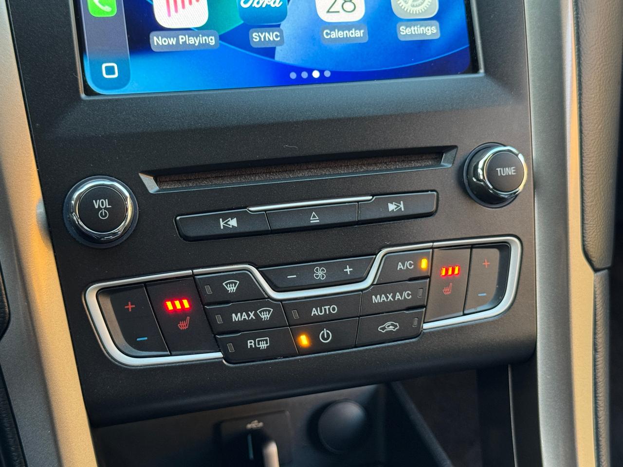 2018 Ford Fusion Energi SE ENERGI+Leather+ApplePlay+CLEAN CARFAX Photo