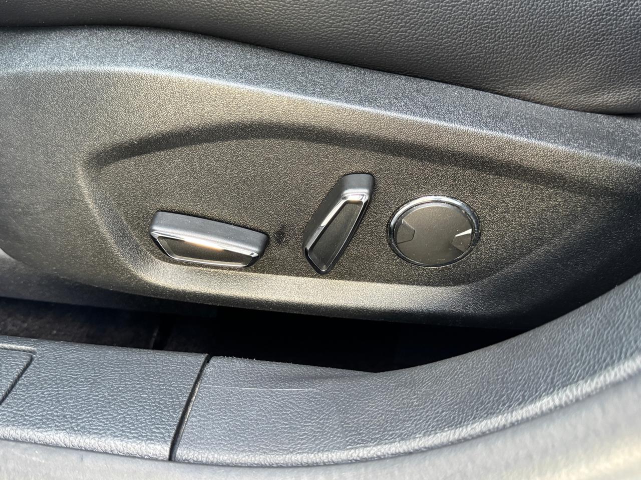 2018 Ford Fusion Energi SE ENERGI+Leather+ApplePlay+CLEAN CARFAX Photo