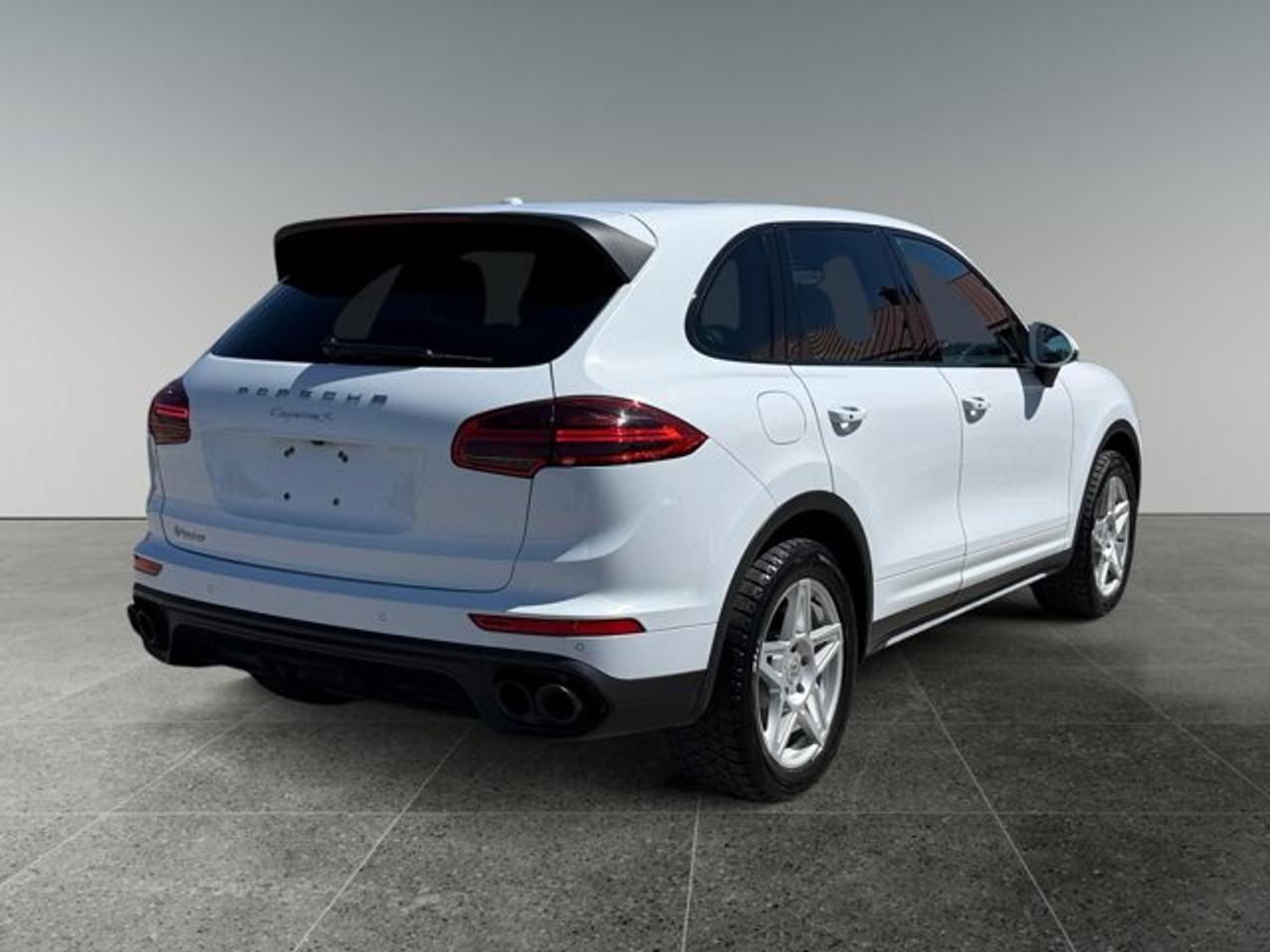 2018 Porsche Cayenne S - Photo #5