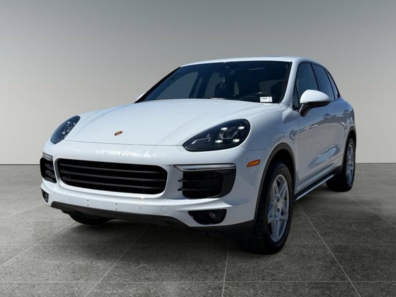 2018 Porsche Cayenne S - Photo #2