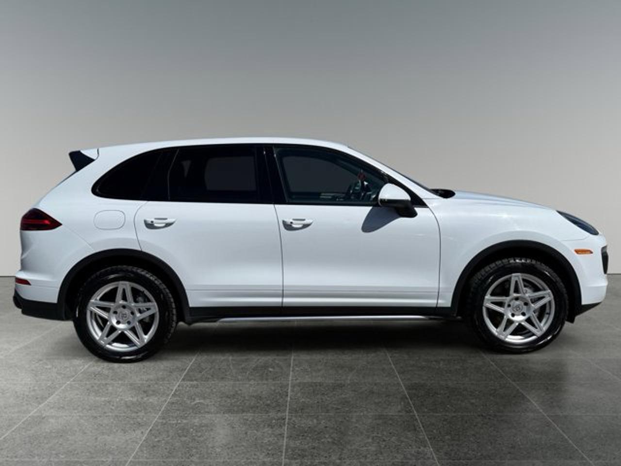 2018 Porsche Cayenne S - Photo #6