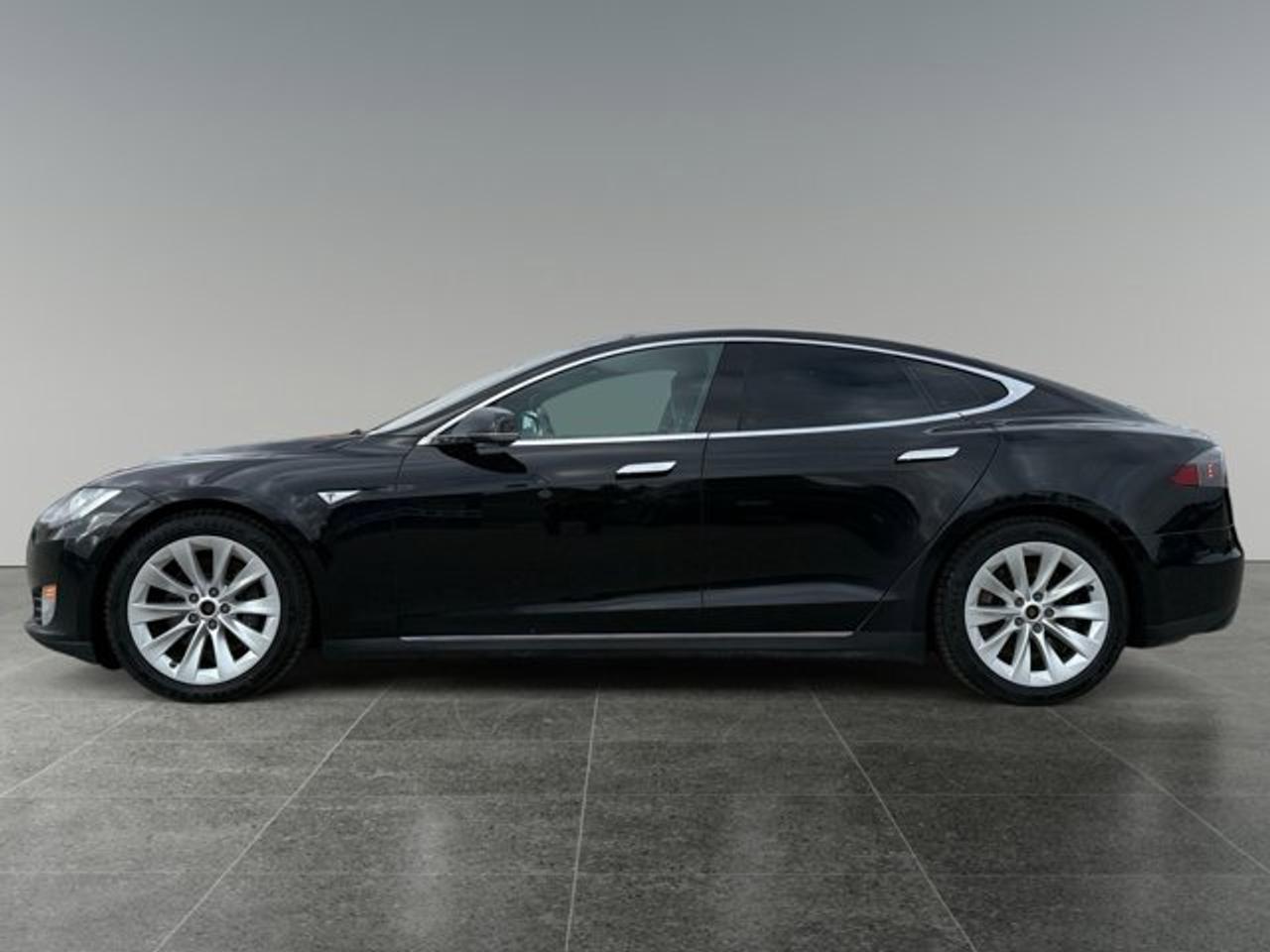 2015 Tesla Model S 85D - Photo #2