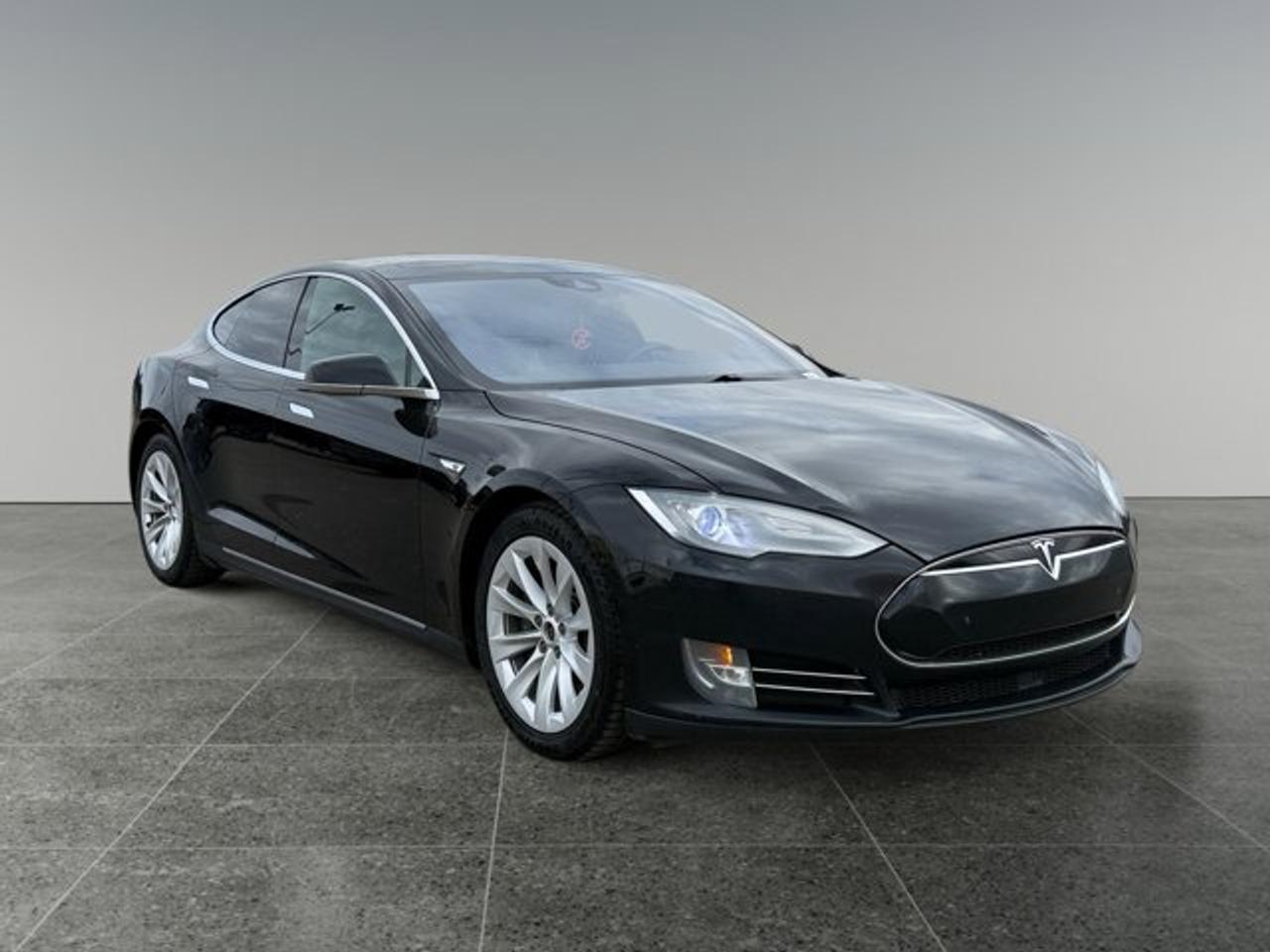 2015 Tesla Model S 85D - Photo #7