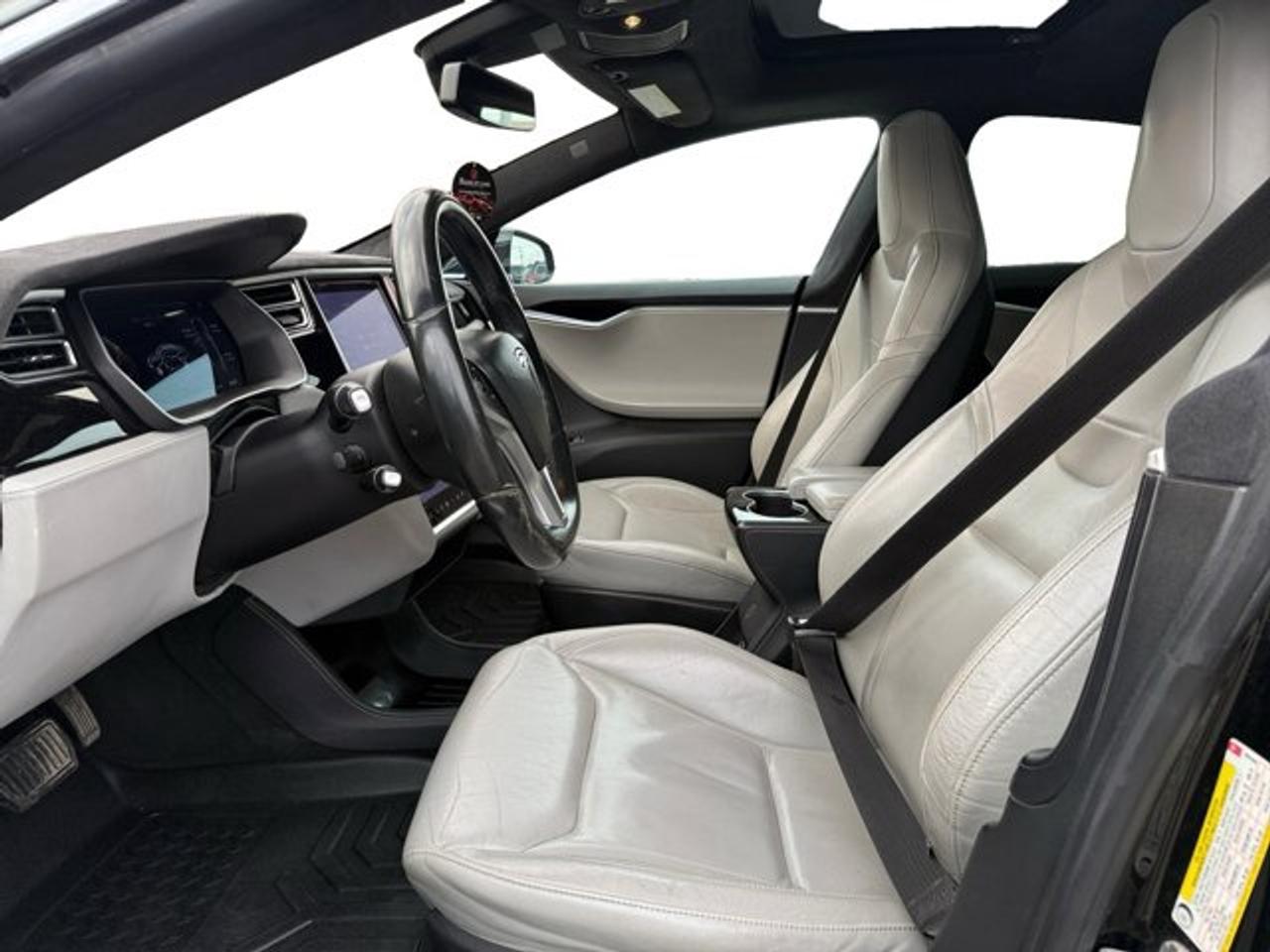2015 Tesla Model S 85D Photo