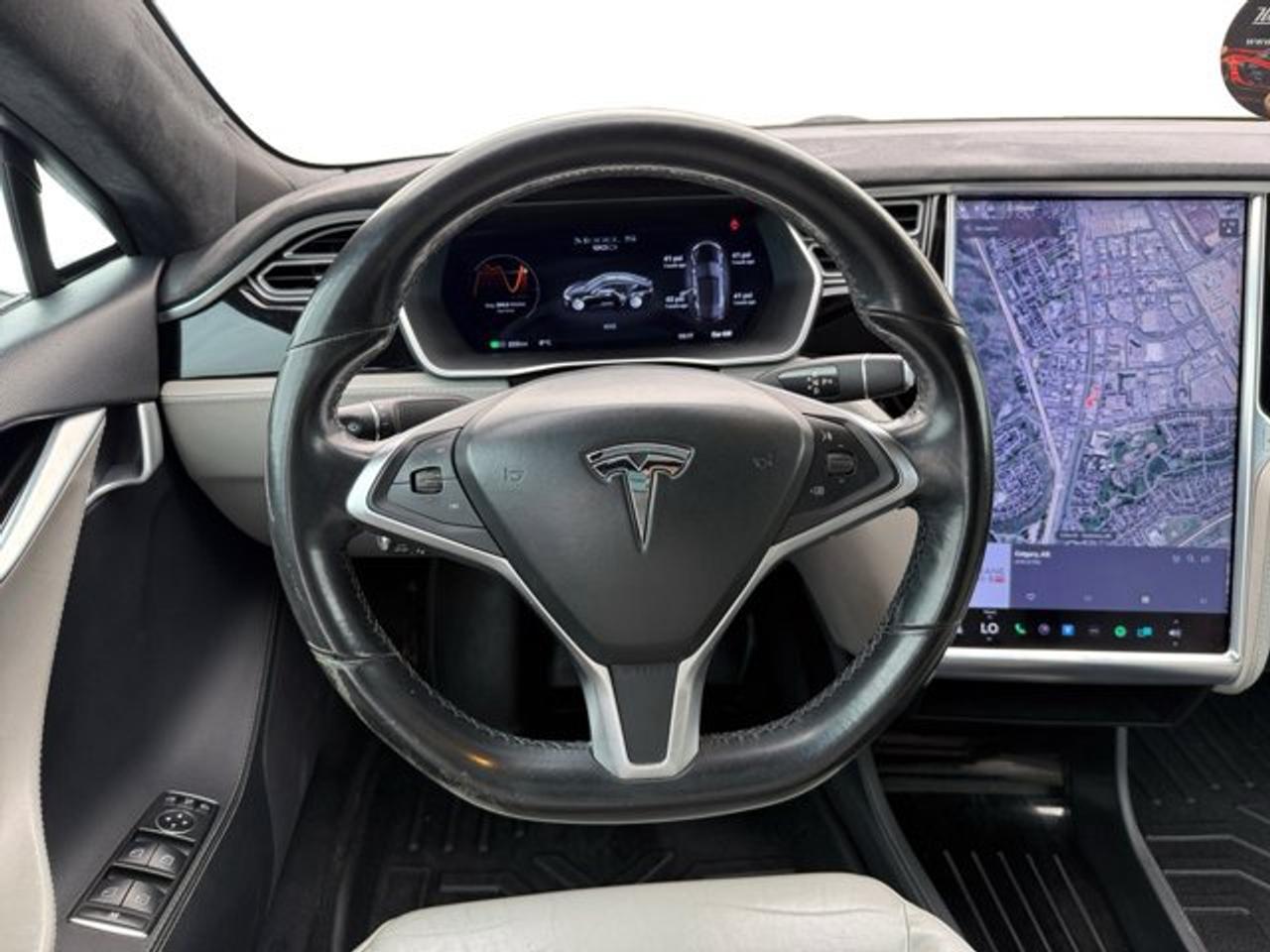2015 Tesla Model S 85D - Photo #15