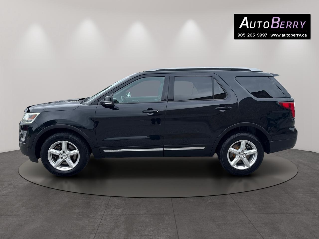 2017 Ford Explorer 4WD 4dr XLT Photo4