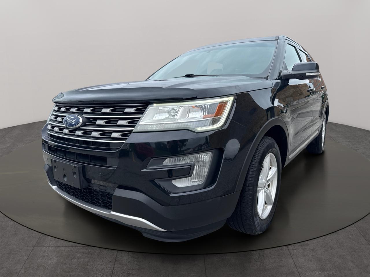 2017 Ford Explorer 4WD 4dr XLT Photo3