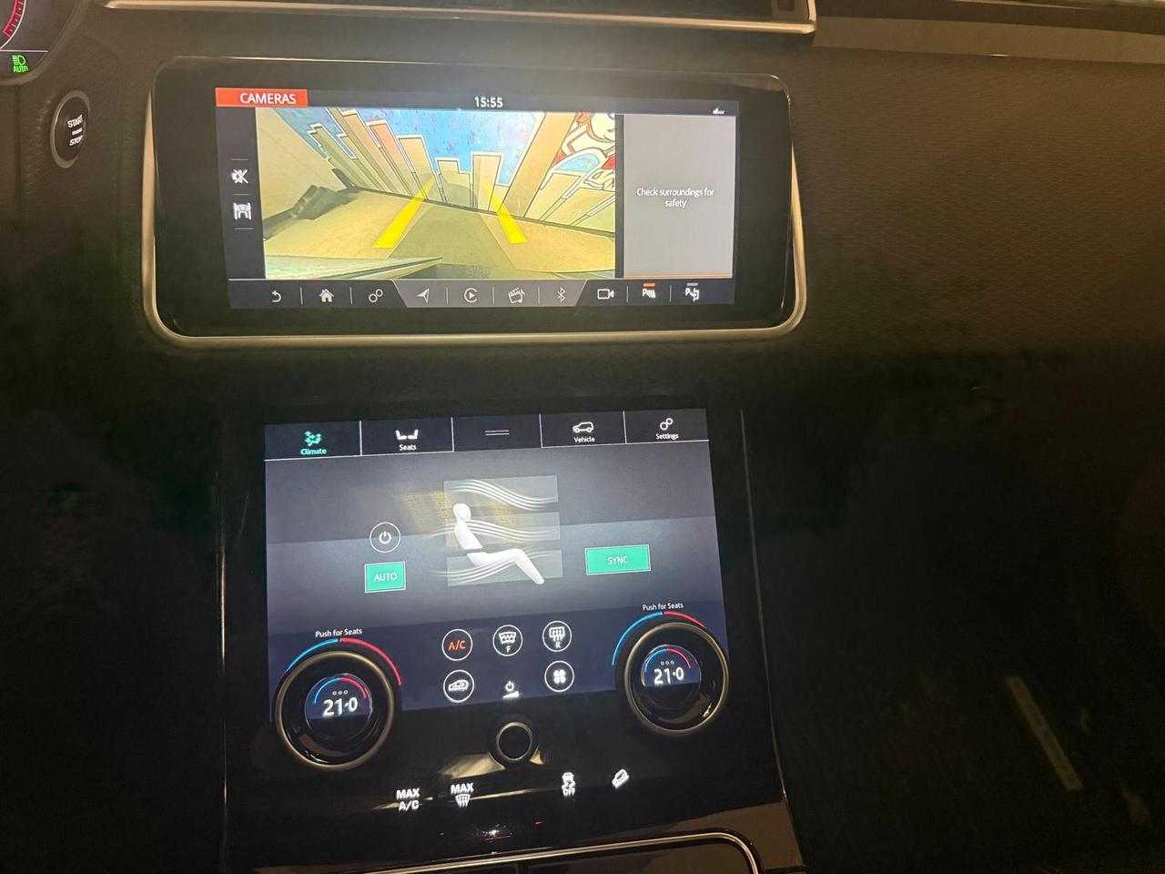 2019 Land Rover Range Rover Velar P300 R-Dynamic SE, 20 DEALER SERVICE RECORD Photo