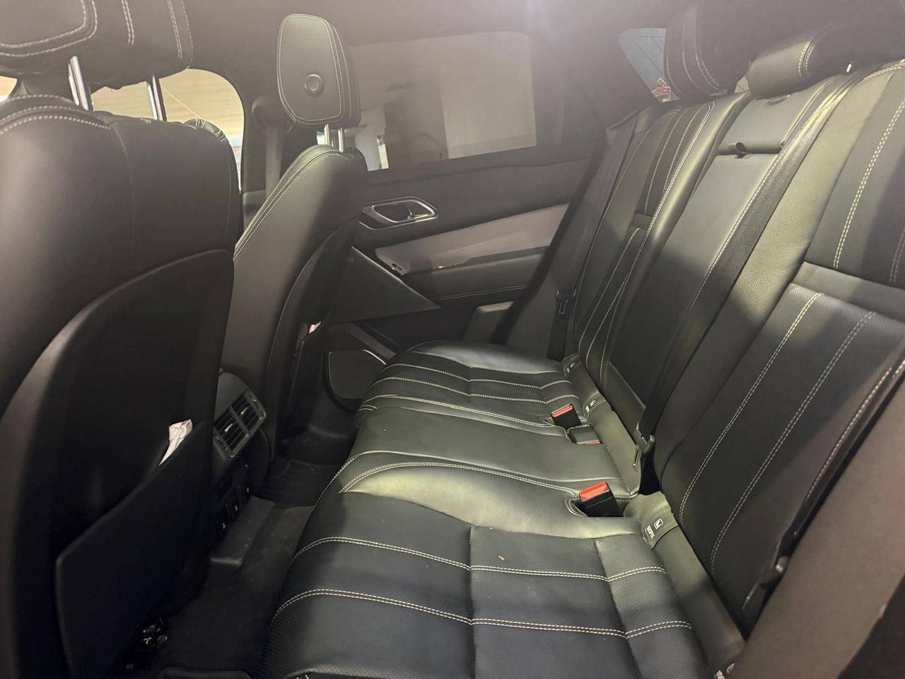 2019 Land Rover Range Rover Velar P300 R-Dynamic SE, 20 DEALER SERVICE RECORD Photo