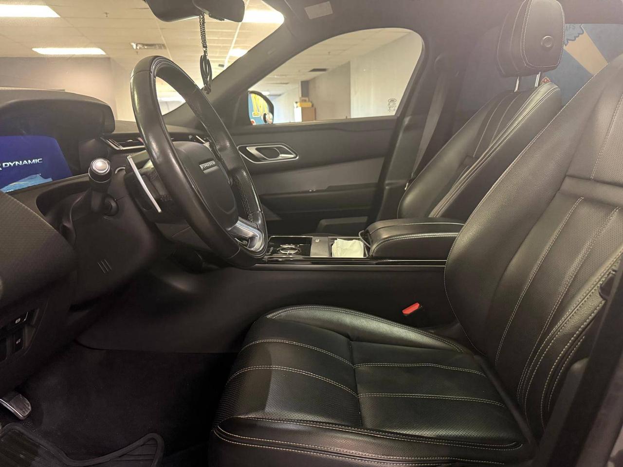 2019 Land Rover Range Rover Velar P300 R-Dynamic SE, 20 DEALER SERVICE RECORD Photo