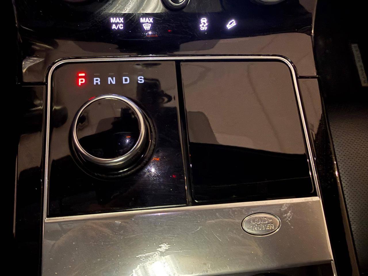 2019 Land Rover Range Rover Velar P300 R-Dynamic SE, 20 DEALER SERVICE RECORD Photo