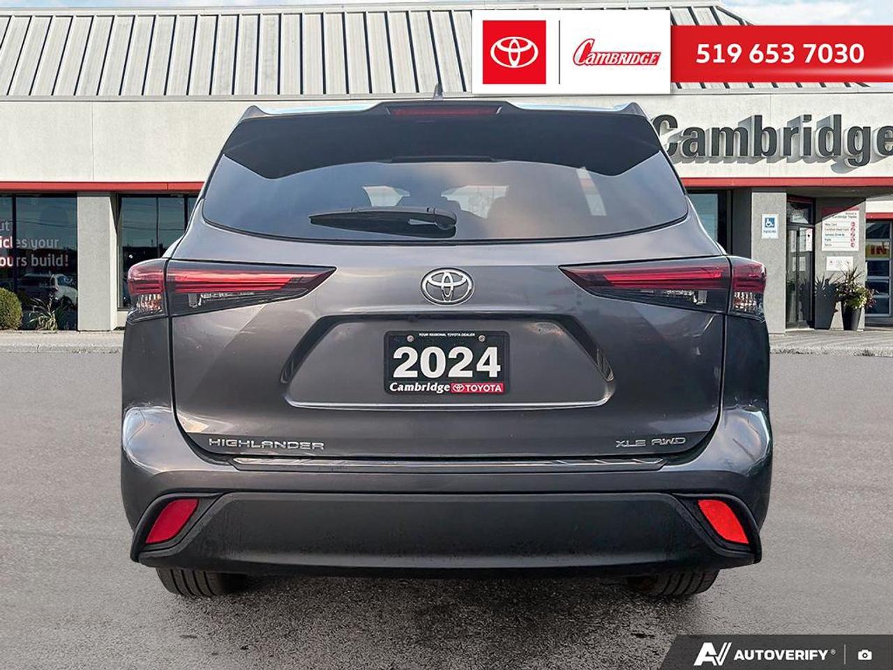 2024 Toyota Highlander XLE Photo4