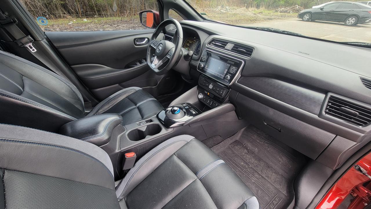 2018 Nissan Leaf S Photo