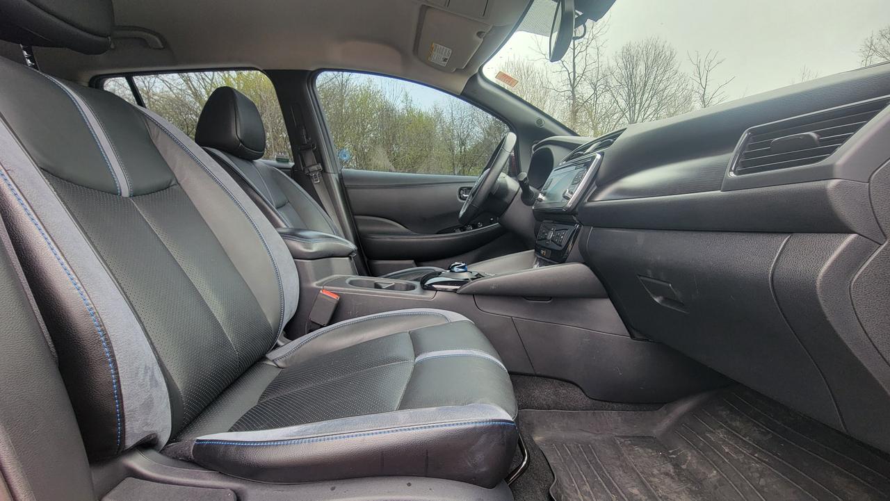 2018 Nissan Leaf S Photo