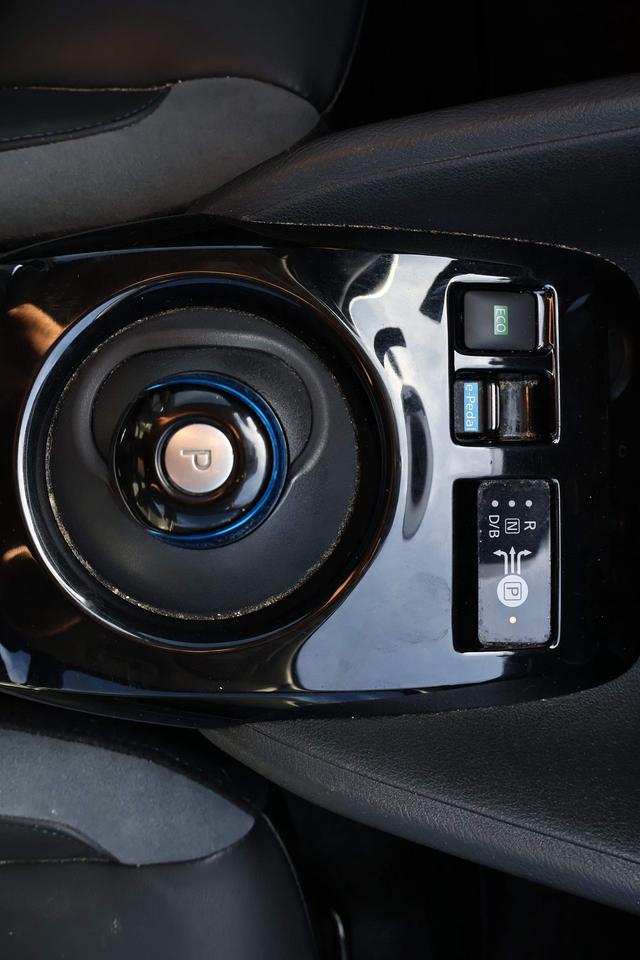 2018 Nissan Leaf S Photo
