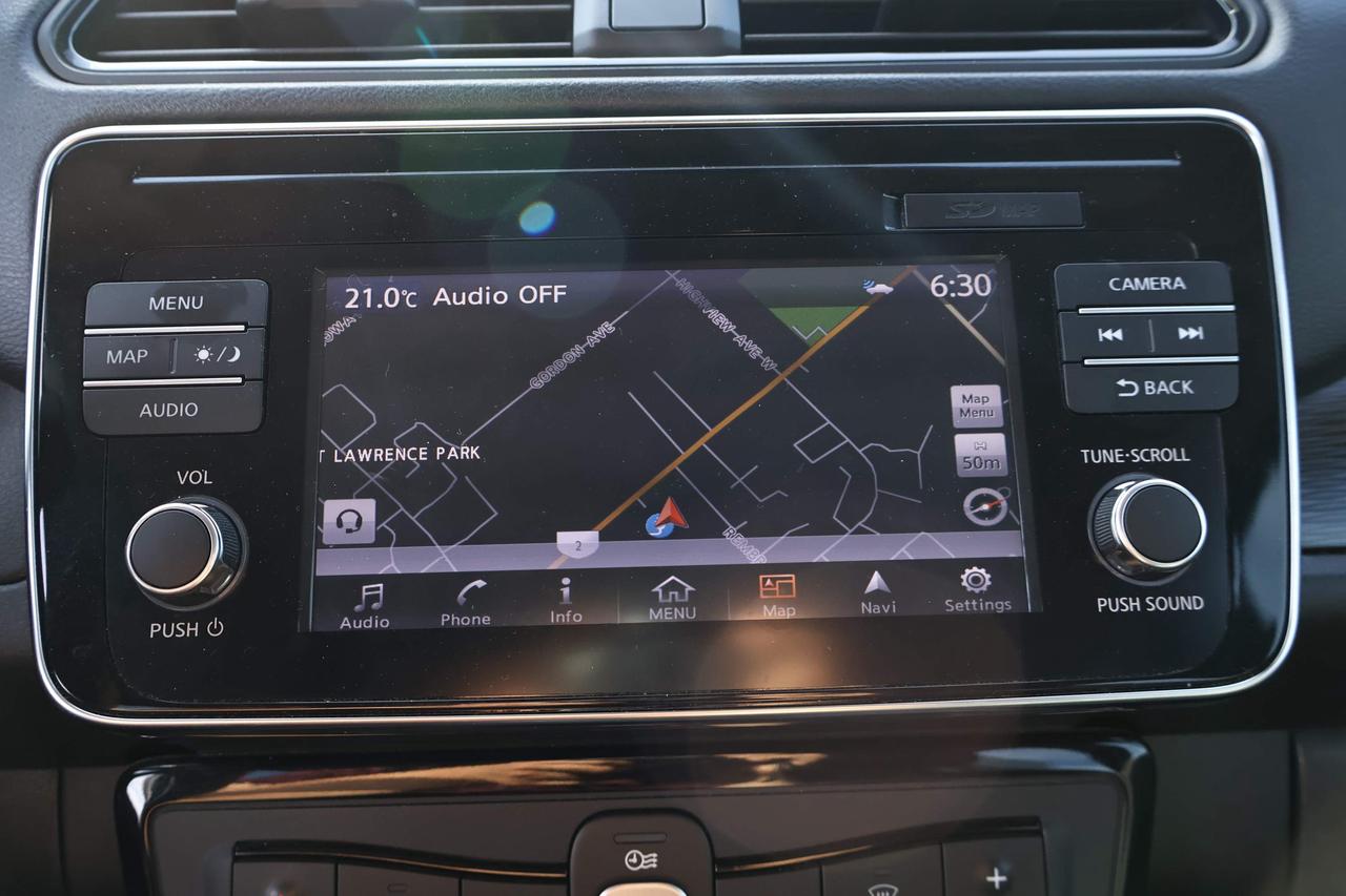 2018 Nissan Leaf S Photo