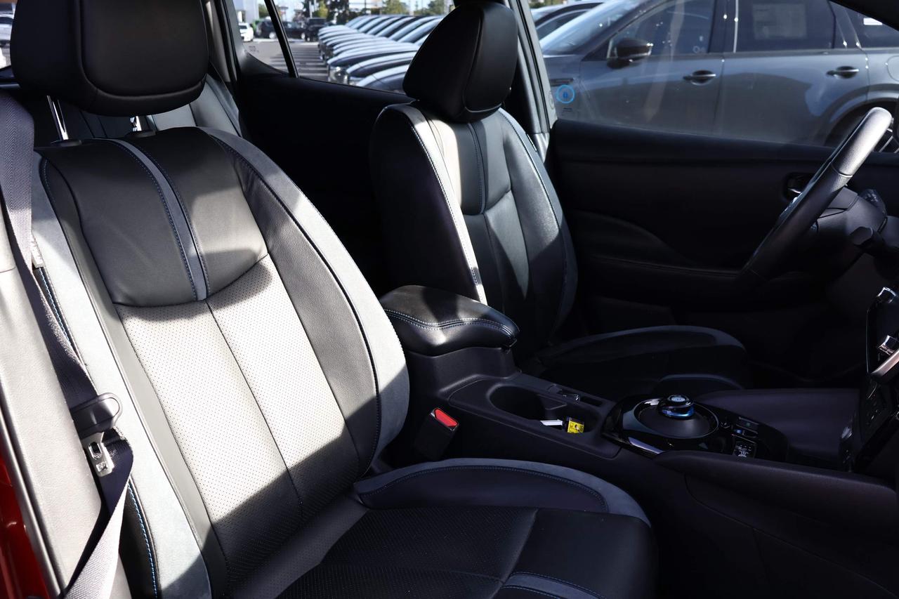2018 Nissan Leaf S Photo