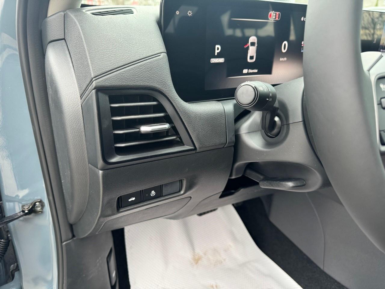 2026 Nissan Sentra SV SEDAN Photo