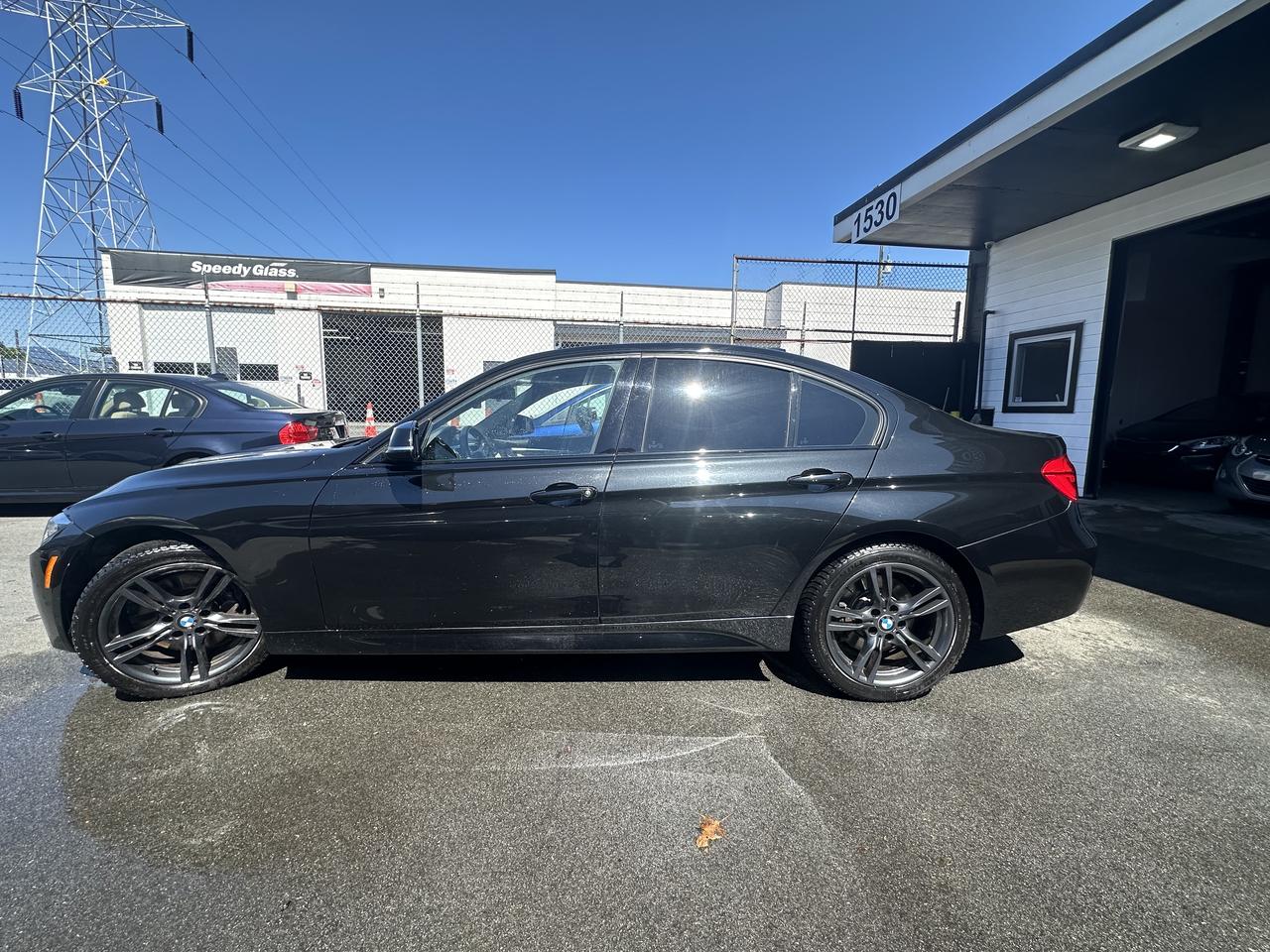 2018 BMW 3 Series 330i xDrive Sedan South Africa Photo
