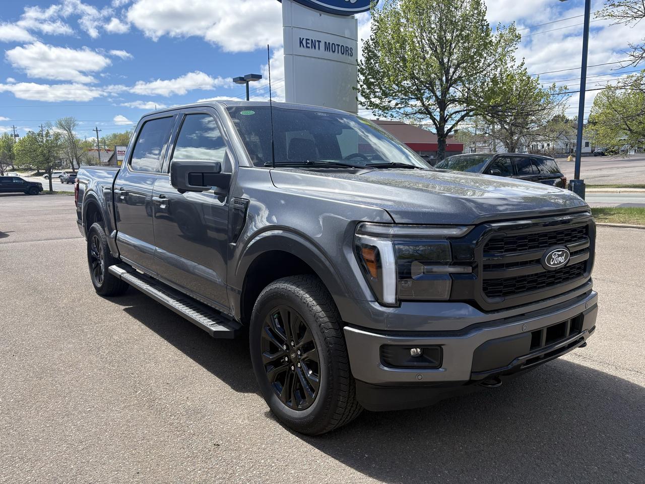 2026 Ford F-150 Lariat Photo2