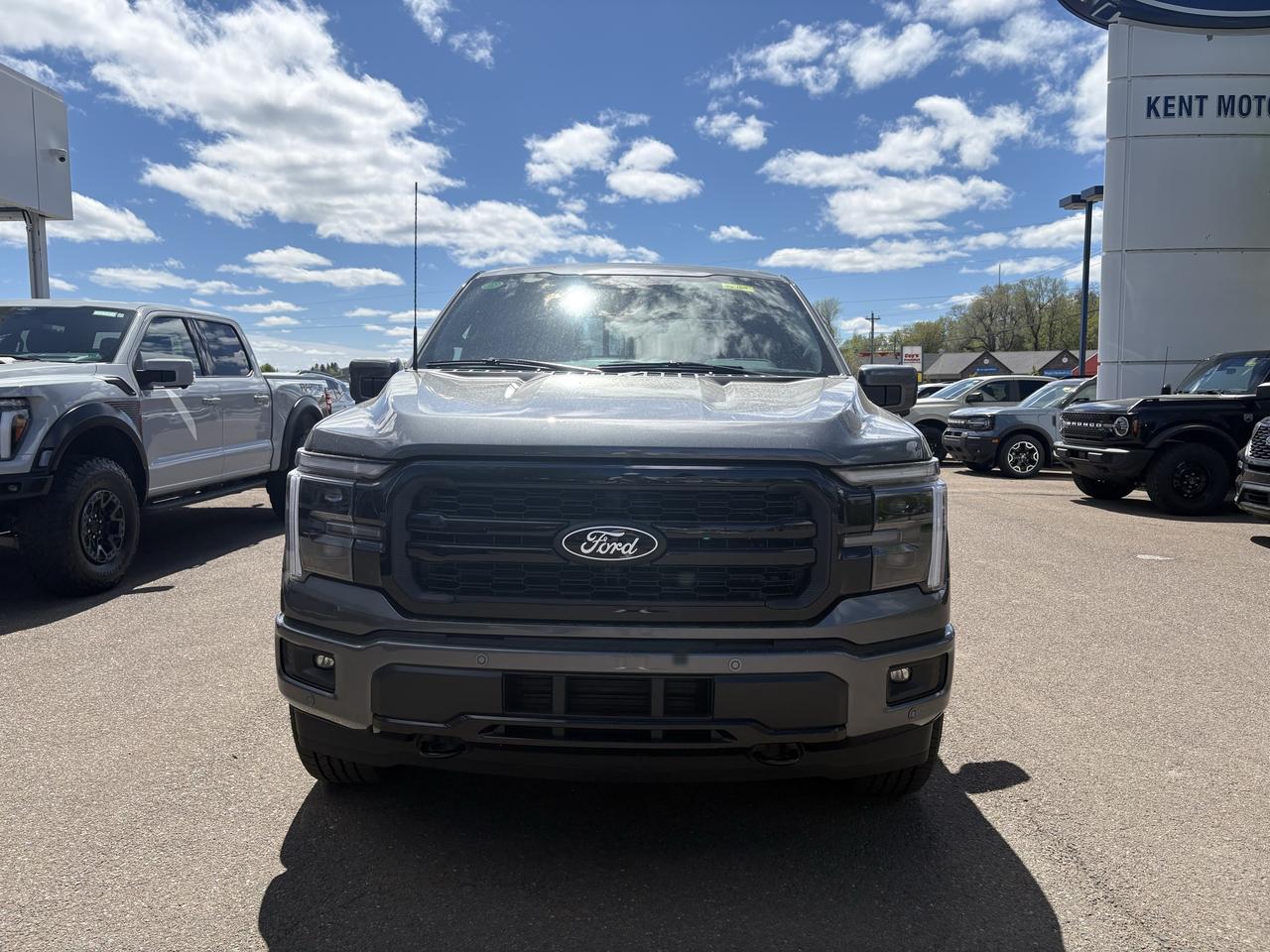 2026 Ford F-150 Lariat Photo1