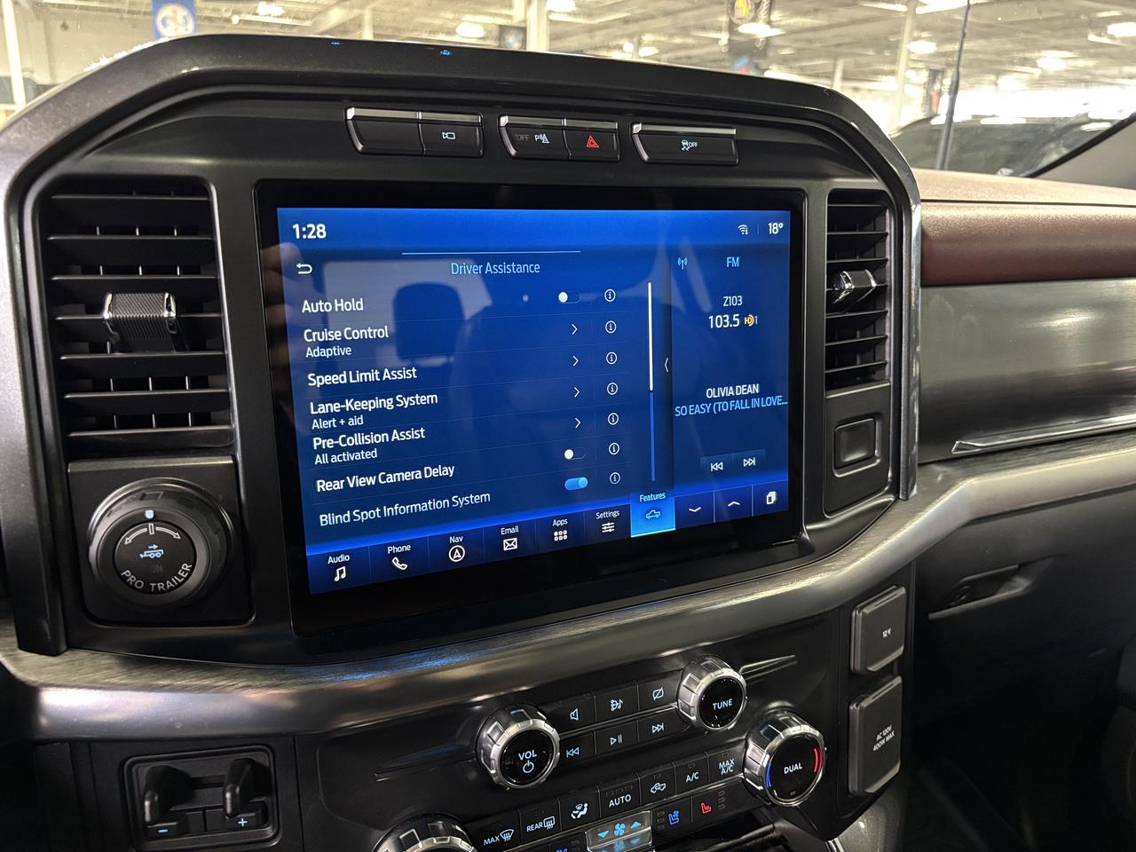 2022 Ford F-150 LARIAT|V8|4WD|SUPERCREW|NAV|BROWNLEATHER|PANOROOF| Photo