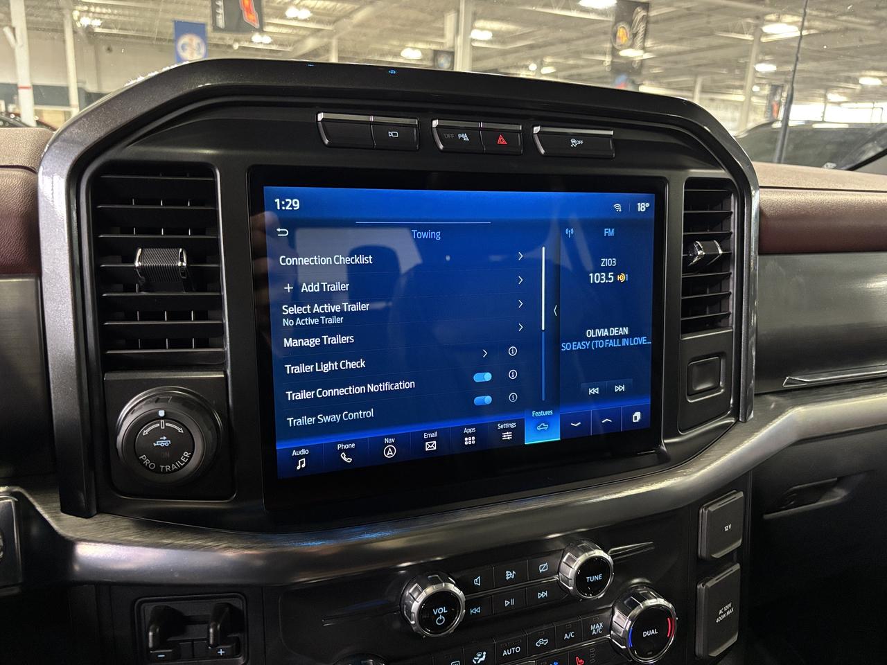 2022 Ford F-150 LARIAT|V8|4WD|SUPERCREW|NAV|BROWNLEATHER|PANOROOF| Photo