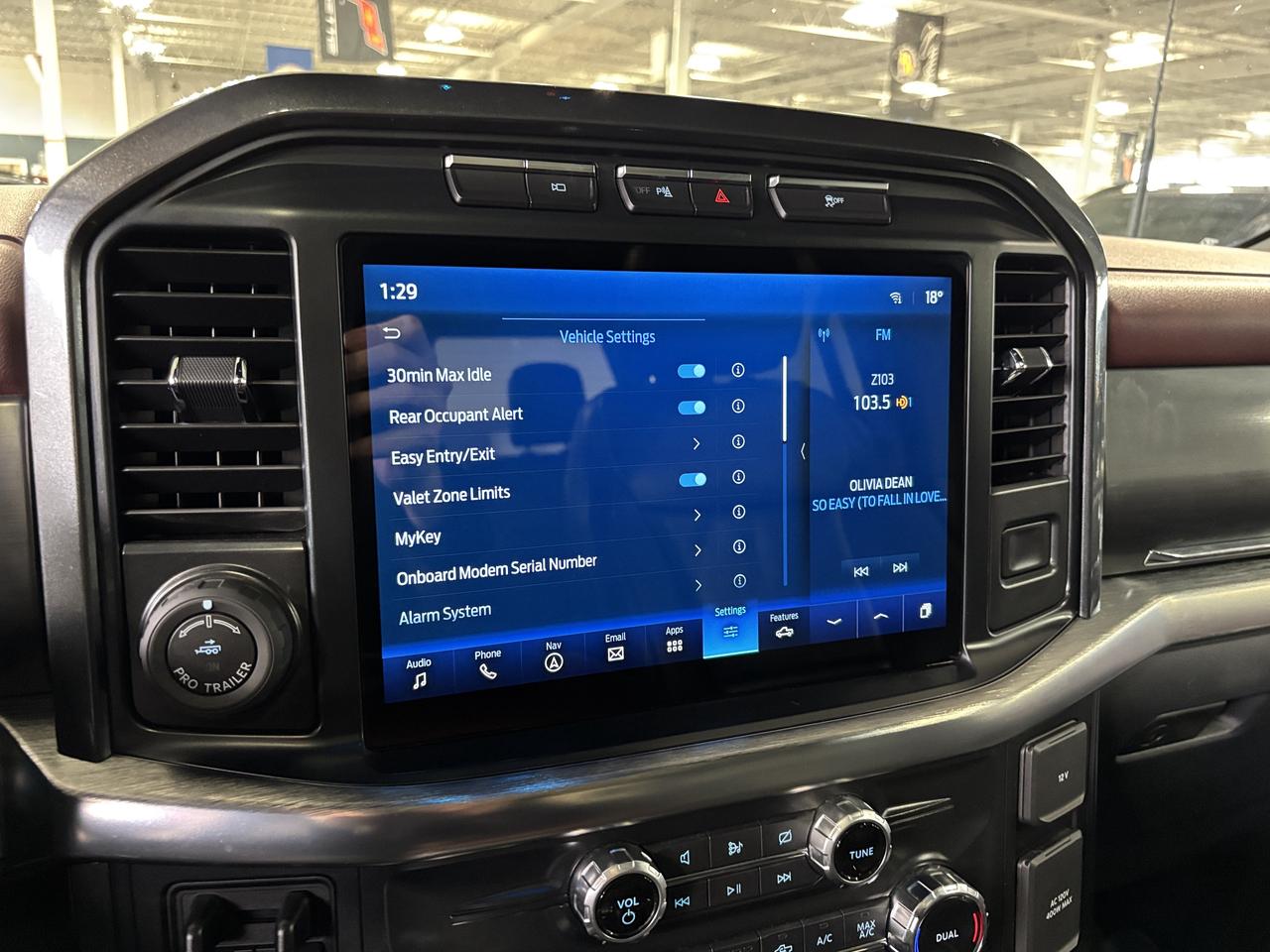 2022 Ford F-150 LARIAT|V8|4WD|SUPERCREW|NAV|BROWNLEATHER|PANOROOF| Photo