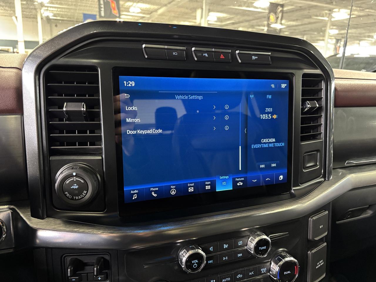 2022 Ford F-150 LARIAT|V8|4WD|SUPERCREW|NAV|BROWNLEATHER|PANOROOF| Photo