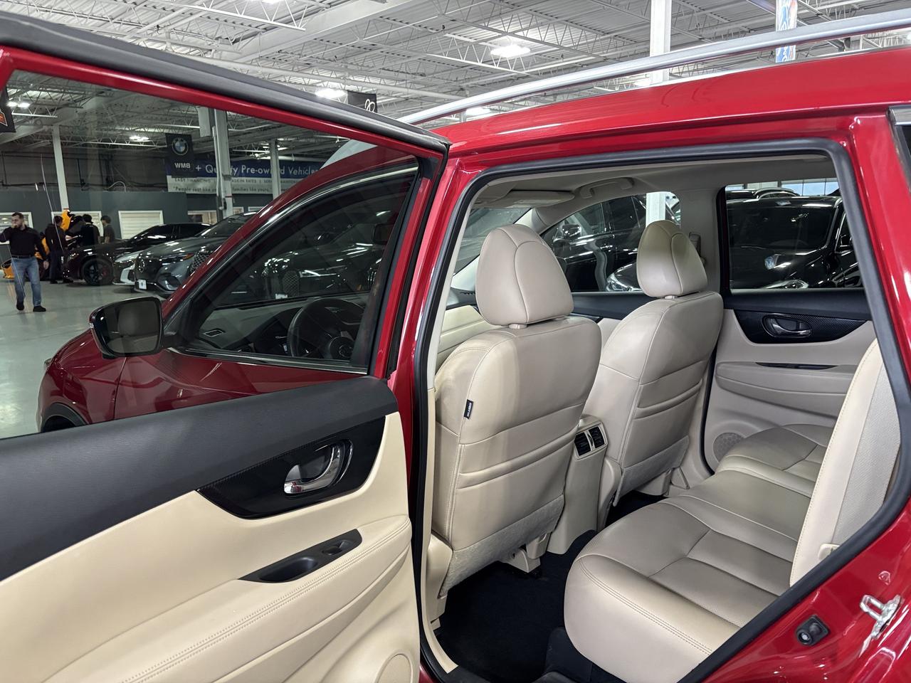 2017 Nissan Rogue SL AWD|NAV|BOSE|360CAM|CREAMLEATHER|PANOROOF|ALLOY Photo