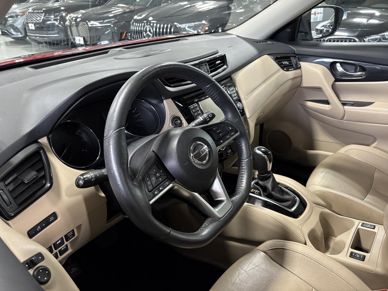 2017 Nissan Rogue SL AWD|NAV|BOSE|360CAM|CREAMLEATHER|PANOROOF|ALLOY Photo
