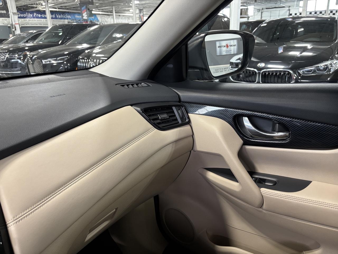 2017 Nissan Rogue SL AWD|NAV|BOSE|360CAM|CREAMLEATHER|PANOROOF|ALLOY Photo
