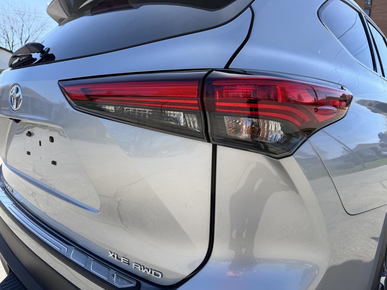 2021 Toyota Highlander XLE AWD Photo