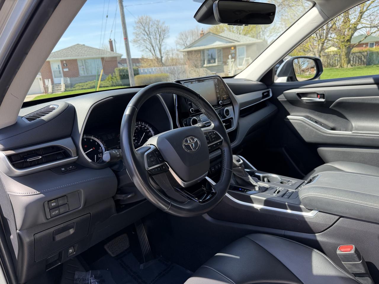 2021 Toyota Highlander XLE AWD Photo