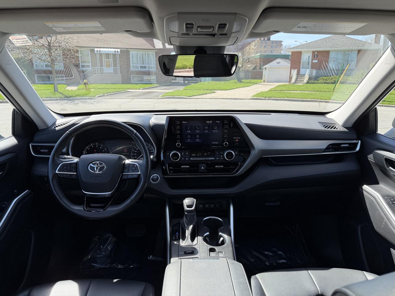 2021 Toyota Highlander XLE AWD Photo