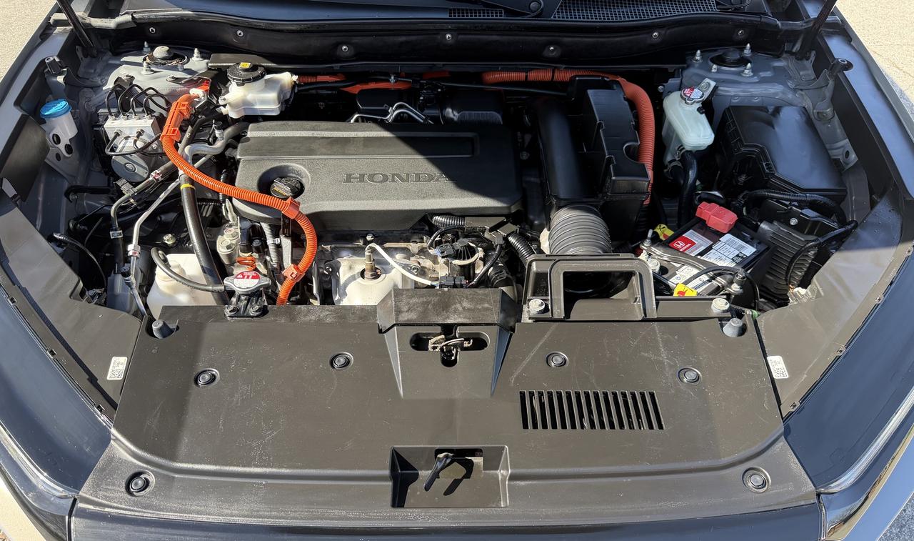 2023 Honda CR-V Hybrid Touring AWD Photo