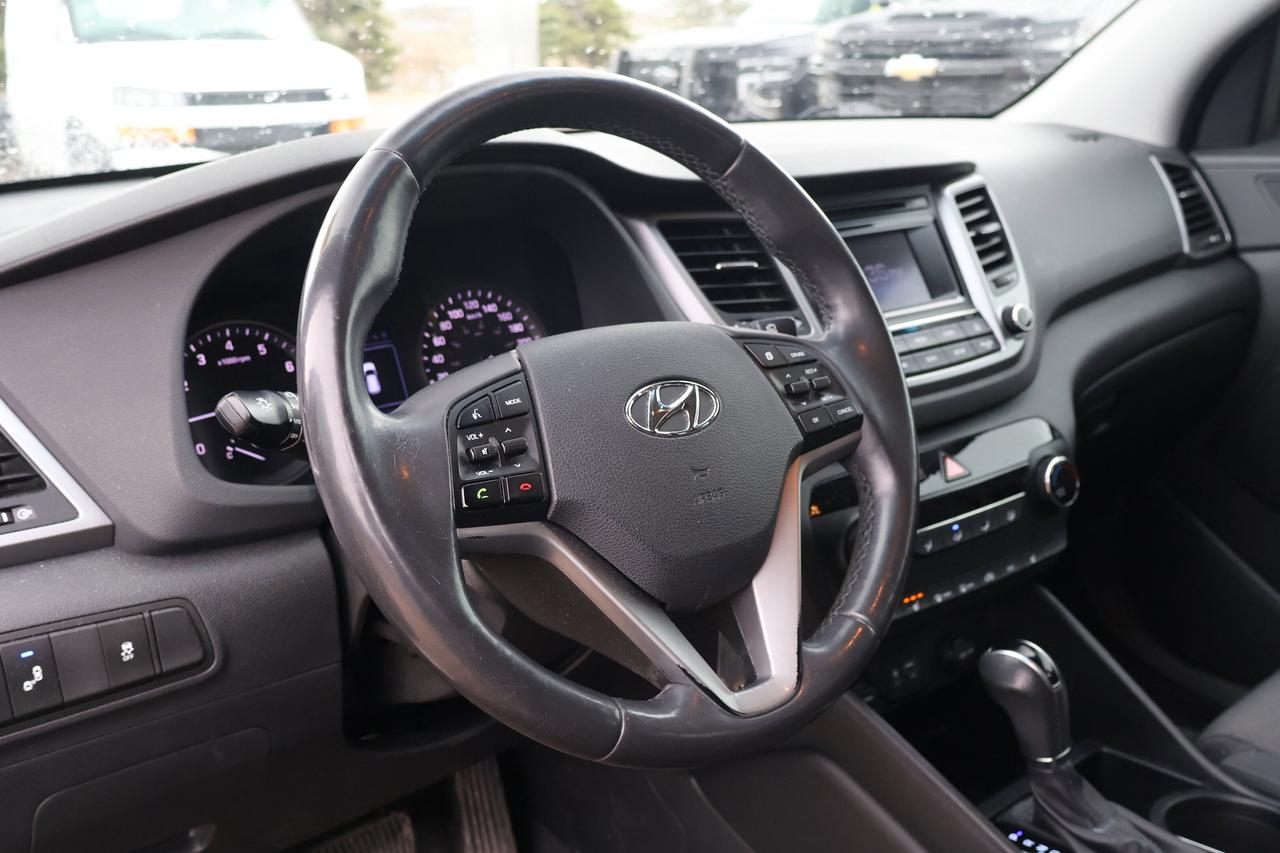 2017 Hyundai Tucson Premium | | CD Player | Photo