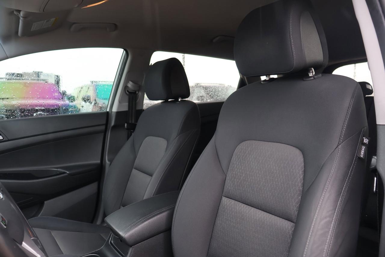 2017 Hyundai Tucson Premium | | CD Player | Photo