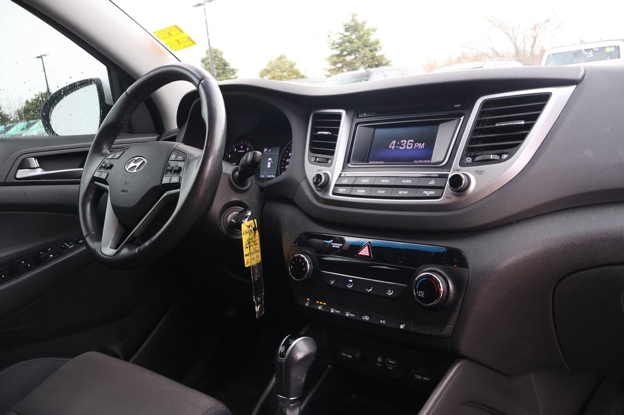 2017 Hyundai Tucson Premium | | CD Player | Photo