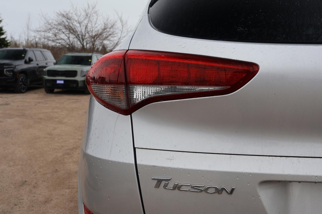 2017 Hyundai Tucson Premium | | CD Player | Photo