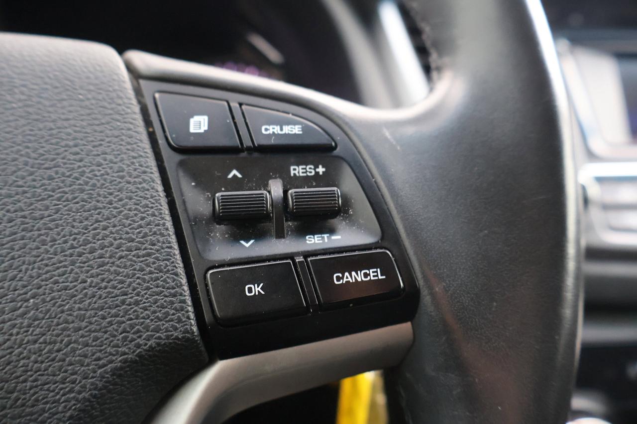 2017 Hyundai Tucson Premium | | CD Player | Photo