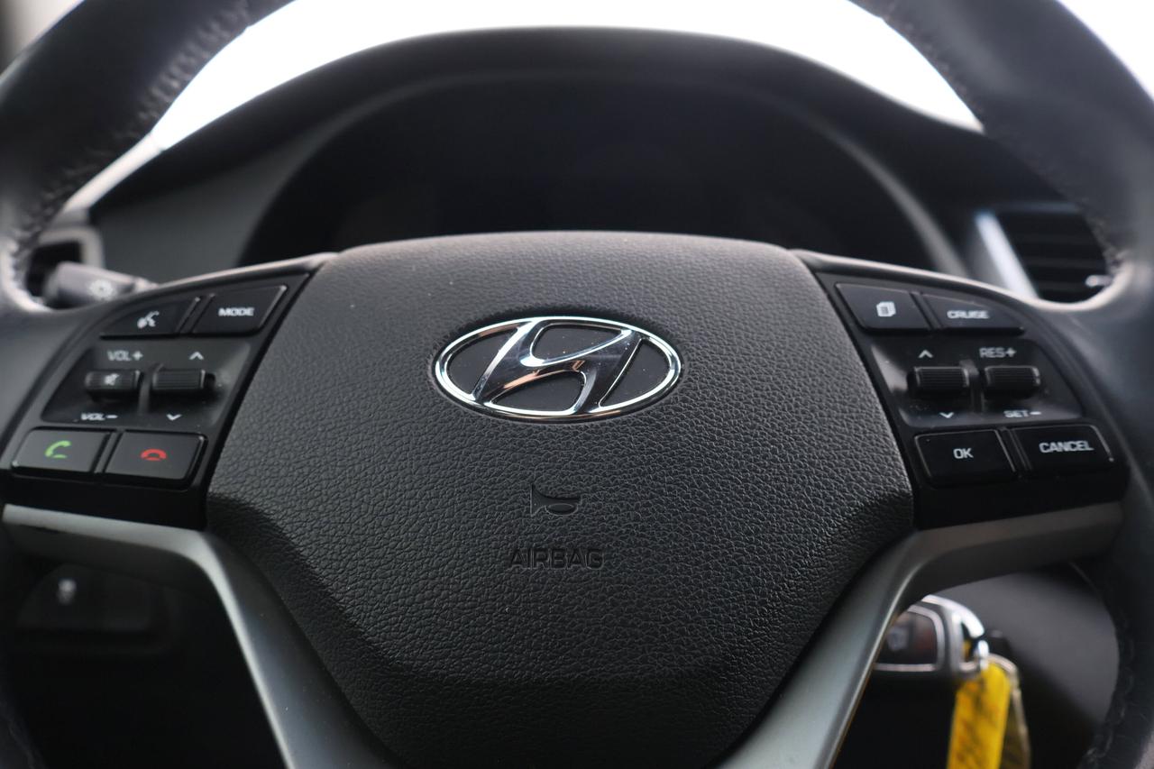 2017 Hyundai Tucson Premium | | CD Player | Photo