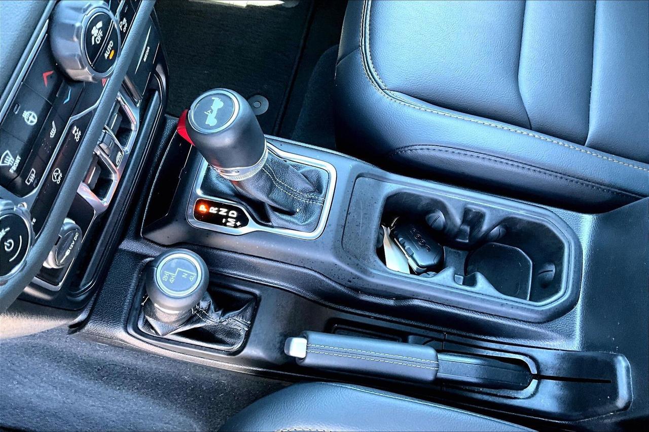 2024 Jeep Wrangler Sahara V6 |Skytop |McKinley Leather |Alpine | 4X4 Photo